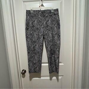 INC women’s size 10 straight leg Black and White Patterned Pants. Pull on.
